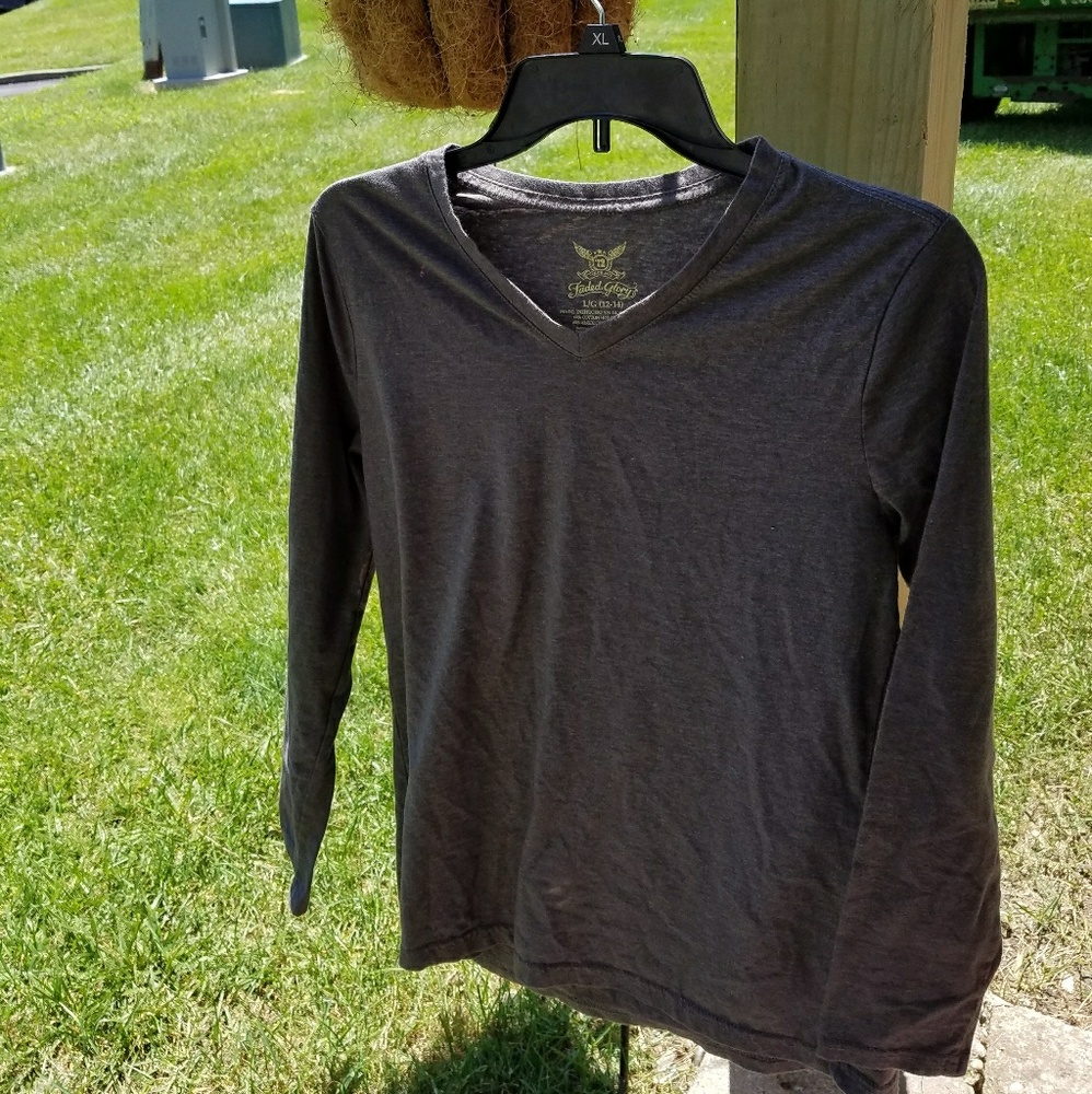Long sleeve v-neck